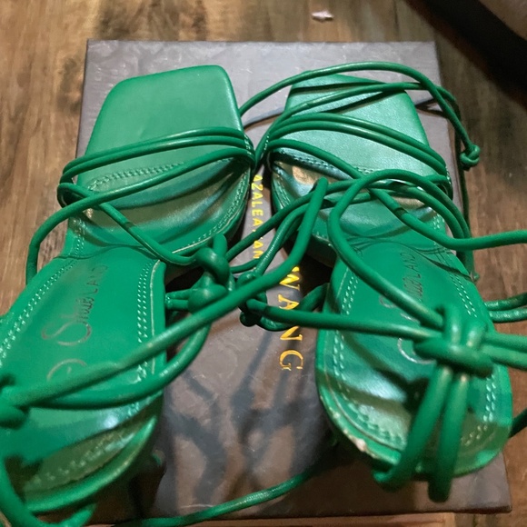 Heels - Picture 2 of 2